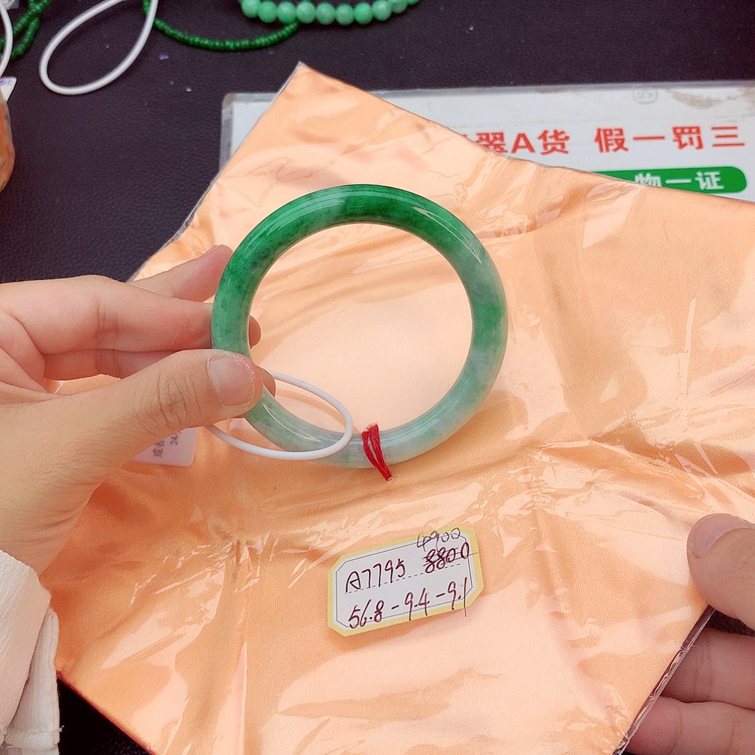 翡翠未镶嵌手镯翡翠