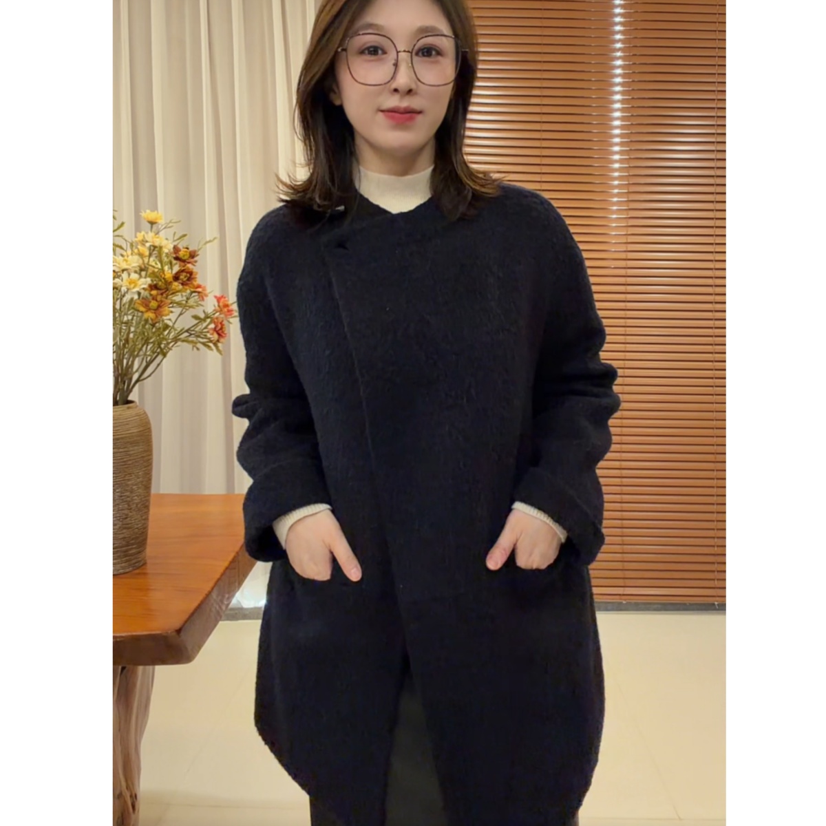 苏力羊驼圆领女大衣805