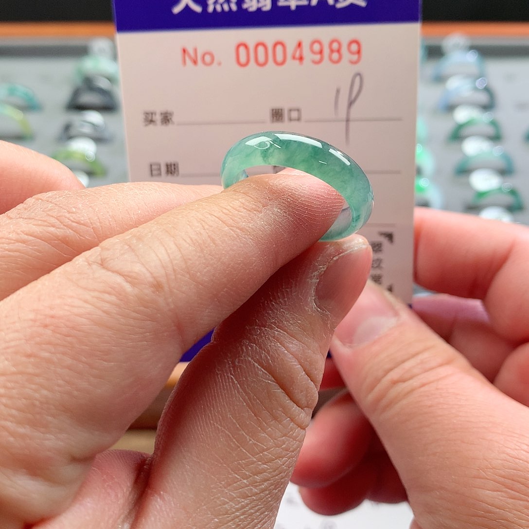 翡翠戒指未镶嵌天然