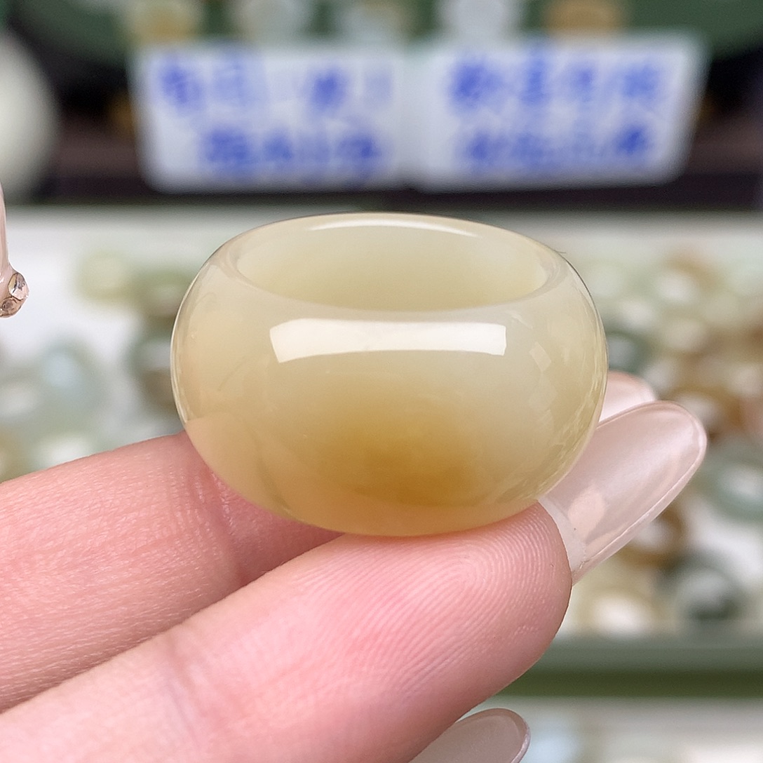 未镶嵌戒指和田玉15