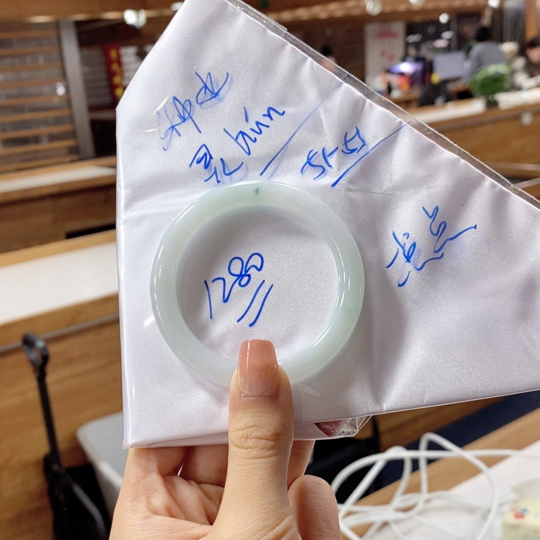 翡翠手镯未镶嵌买断