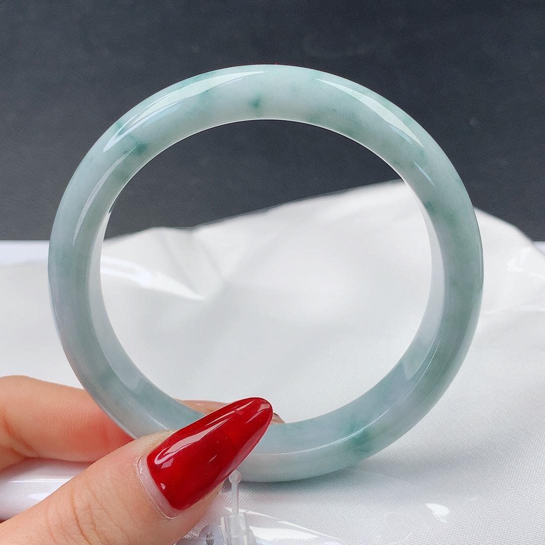 翡翠手镯未镶嵌59正60