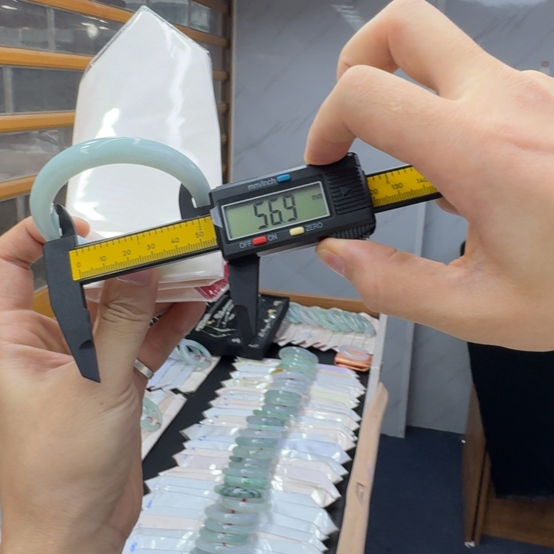 翡翠未镶嵌手镯翡翠