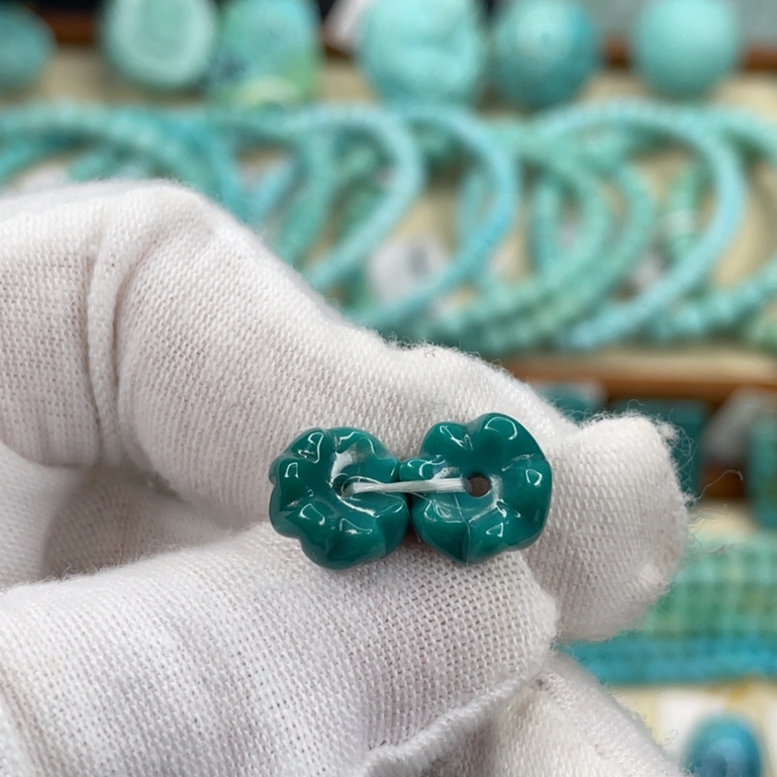 绿松石未镶嵌挂件