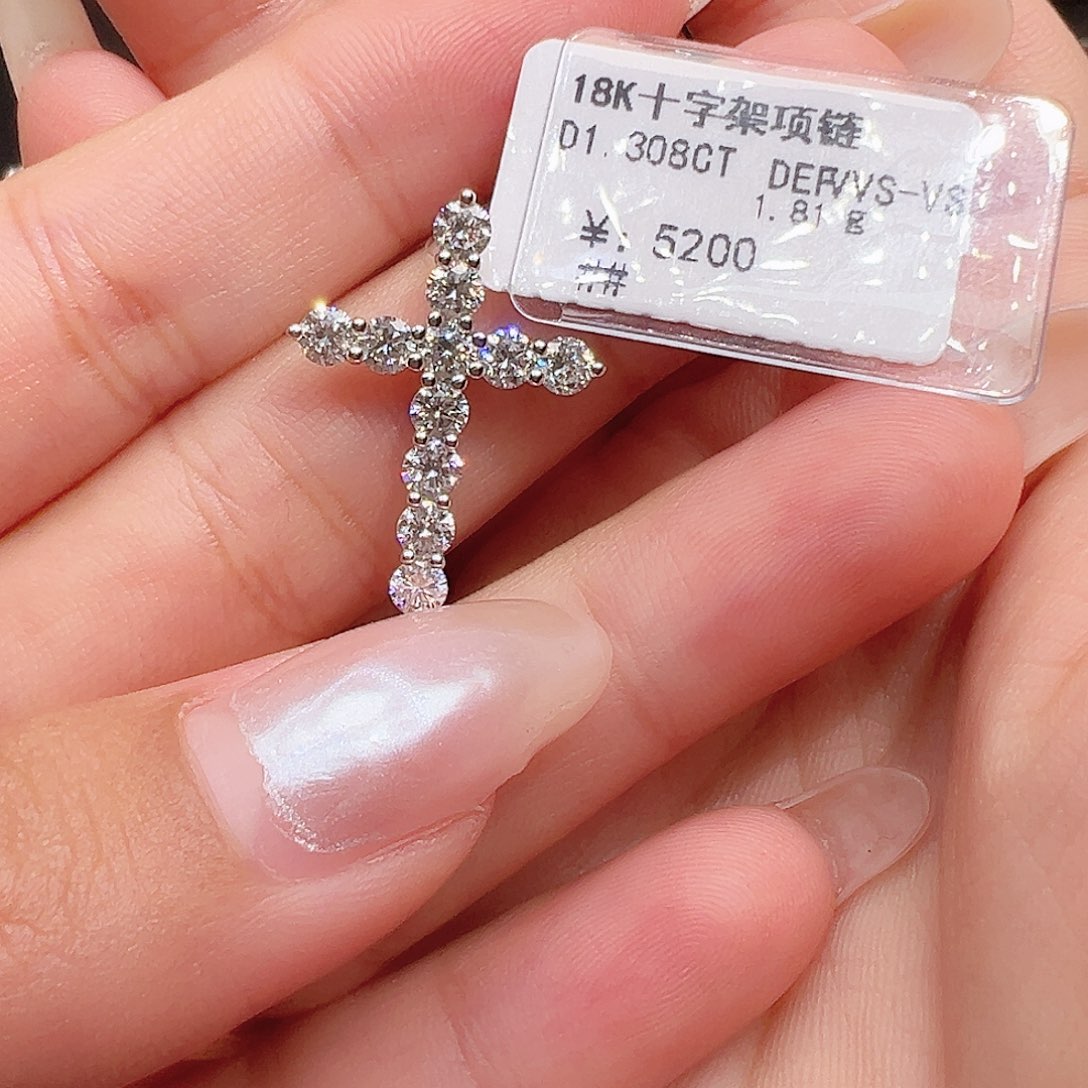 耳饰实验室培育钻石18K金镶嵌