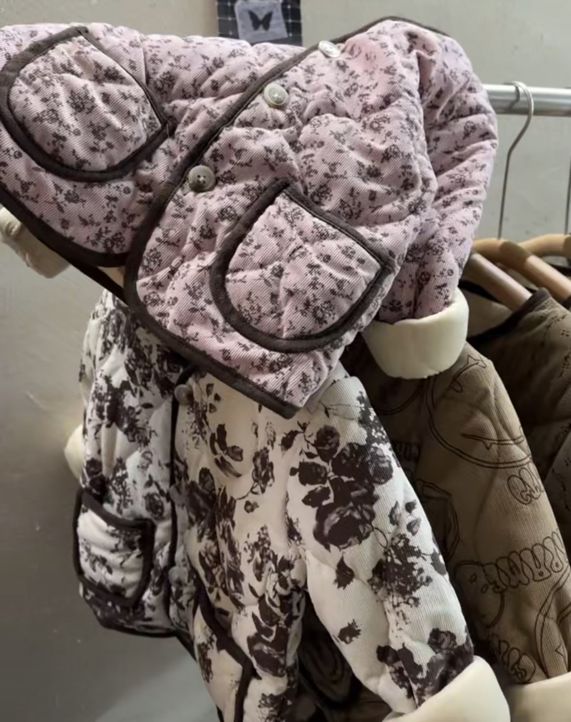 2025年新款女童外穿衣服秋冬长袖夹棉外套校服神奇保暖女孩潮