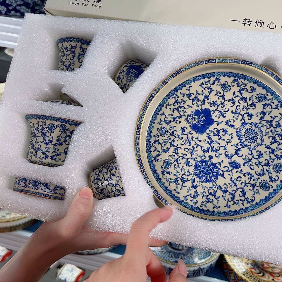 盖碗很漂亮，我很喜欢