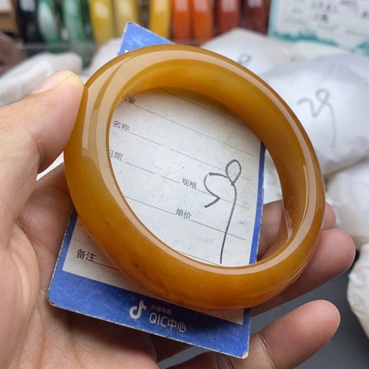 未镶嵌手镯石英质玉