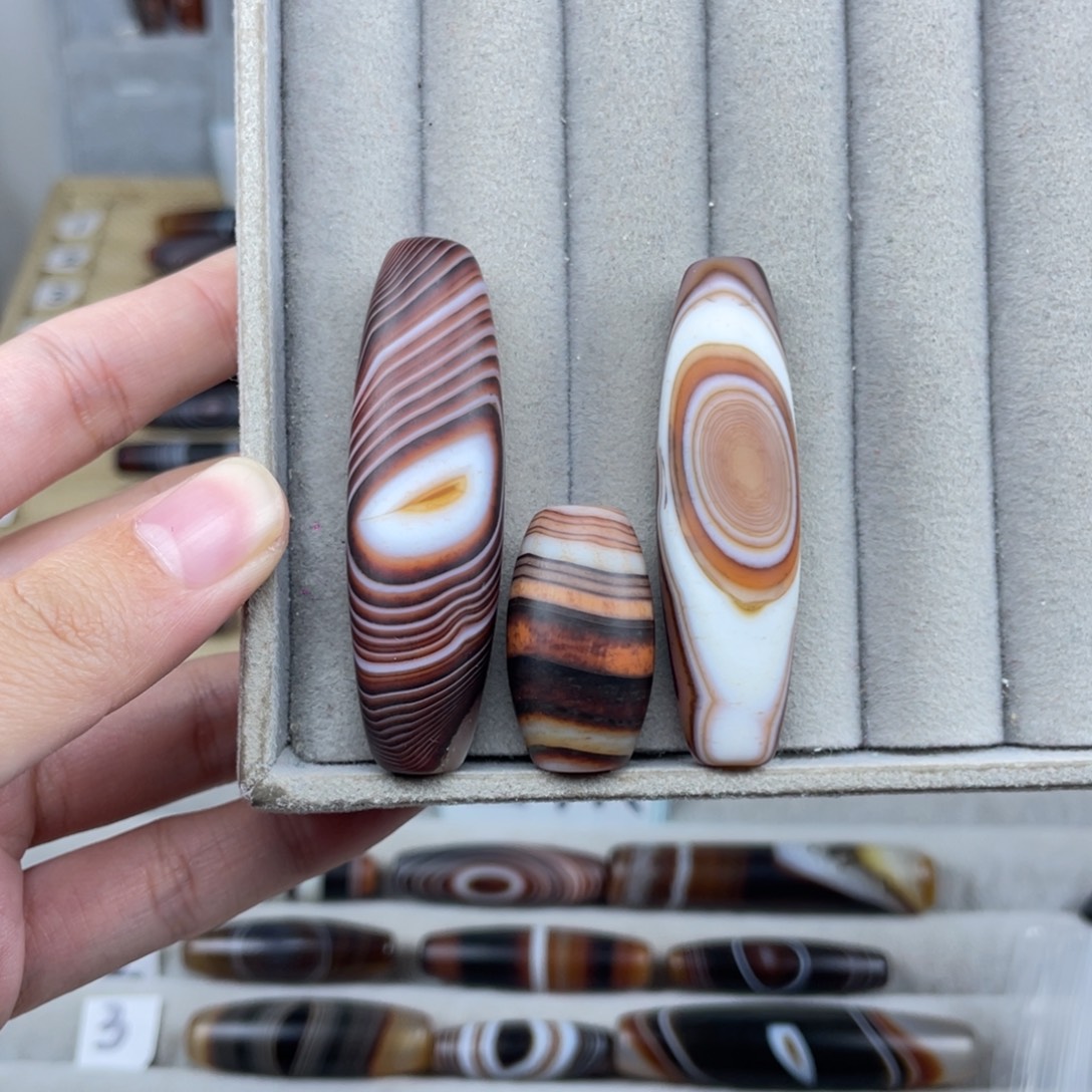 用***8玛瑙/玉髓合金颈饰