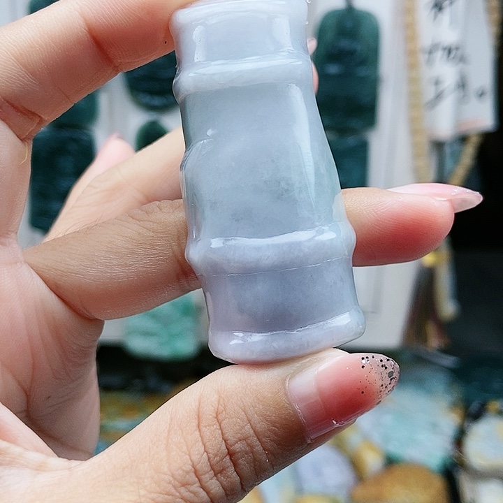 颈饰足铂镶嵌翡翠翡翠