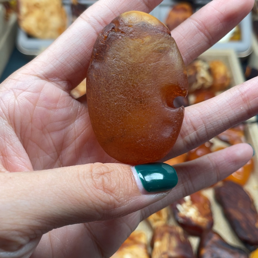 未镶嵌琥珀珠宝奇石