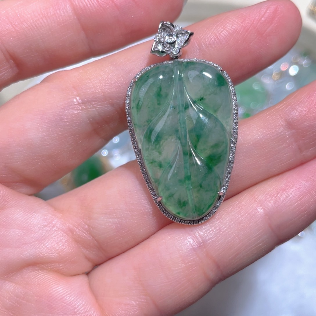 翡翠颈饰18K金镶嵌翡翠