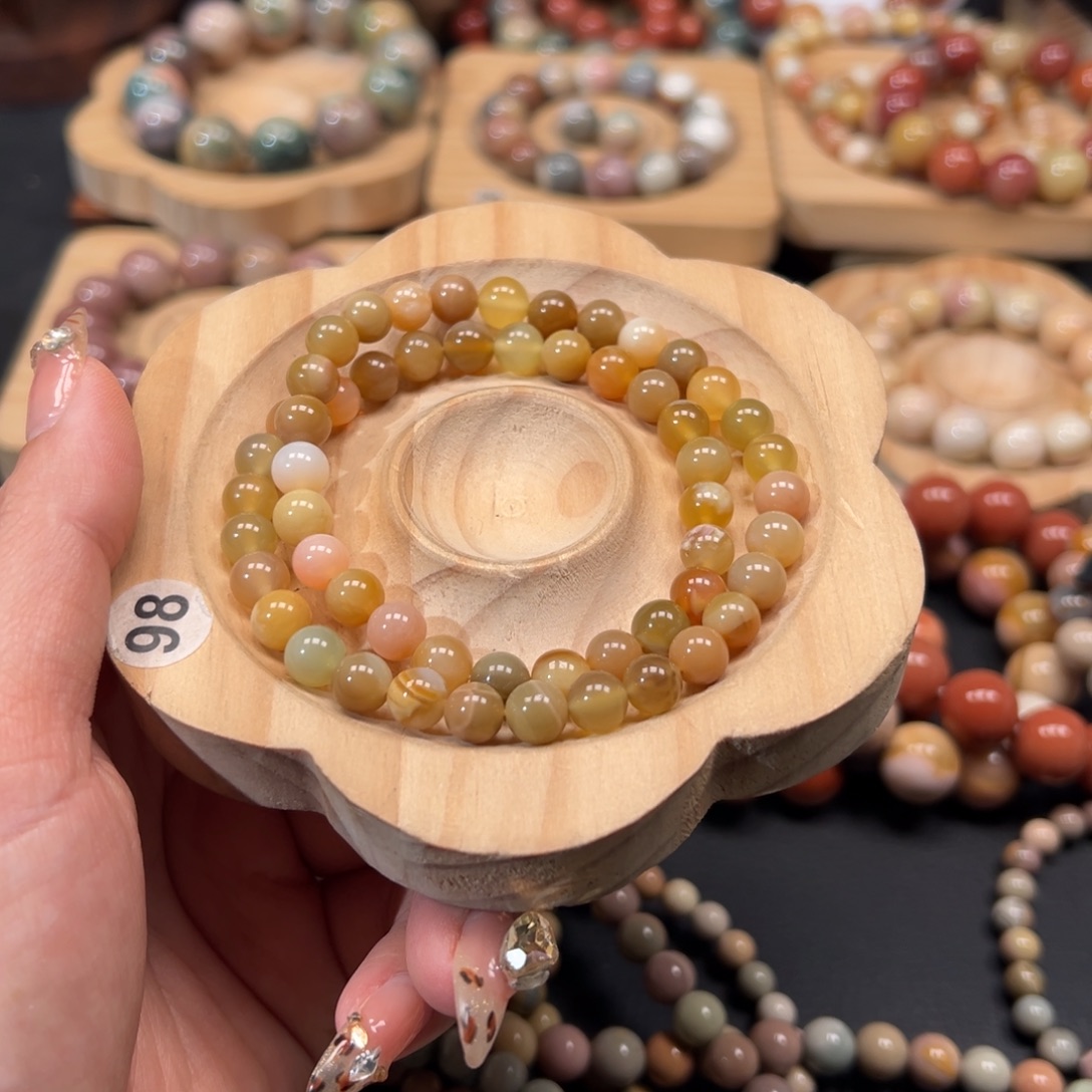 人***6石英质玉未镶嵌手链131