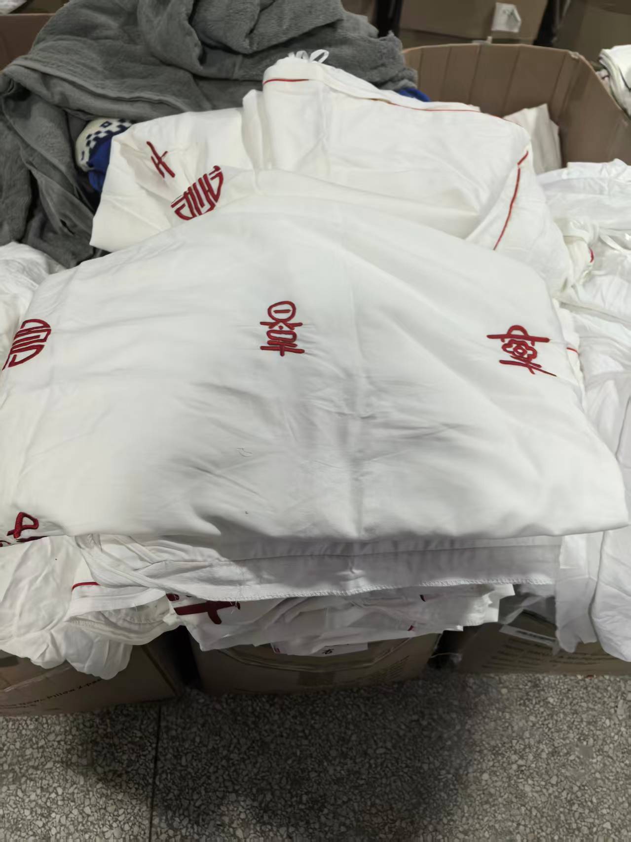 《厚广家》3楼220×240白色绣花款优质全棉被套 1个不挑款部分有外链