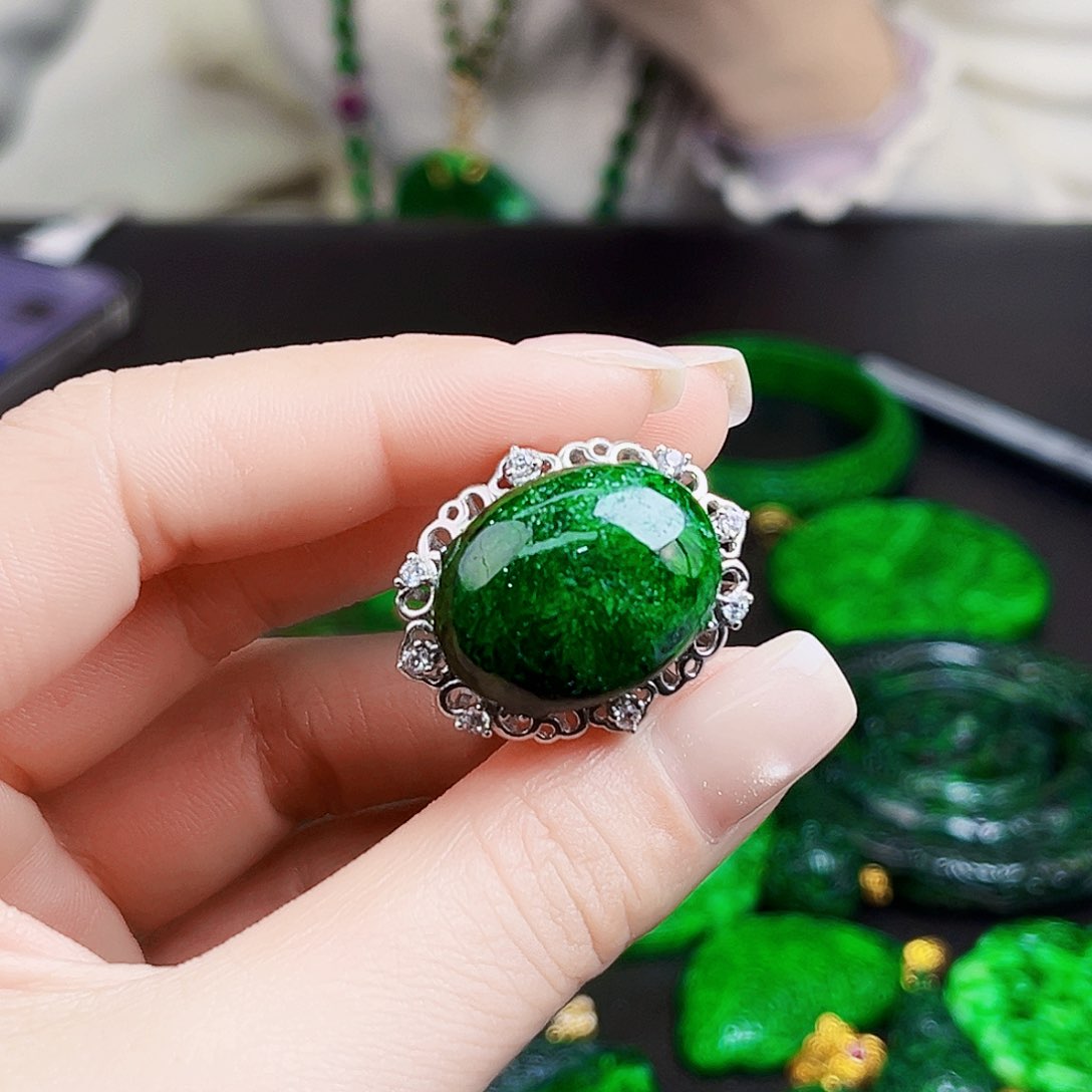 颈饰银S925镶嵌翡翠多样性