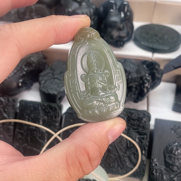 和田玉未镶嵌颈饰