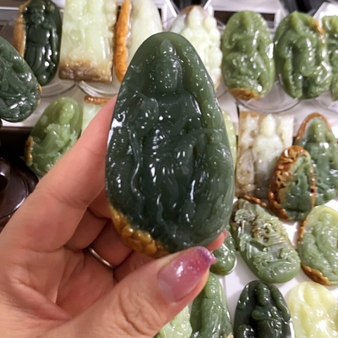 岫岩河磨玉（透闪石质玉）吊坠未镶嵌