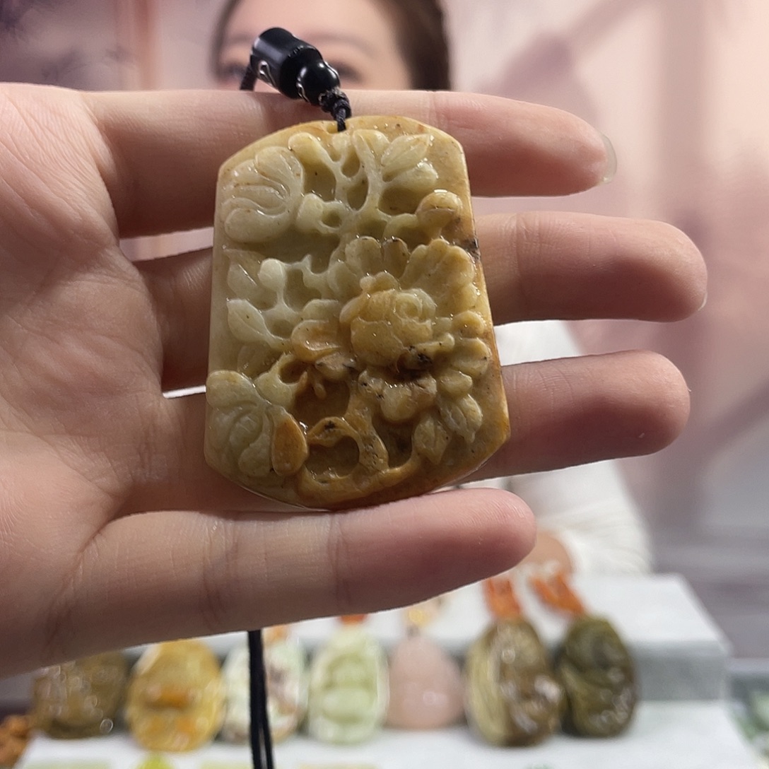 蛇纹石玉未镶嵌吊坠(赠链)