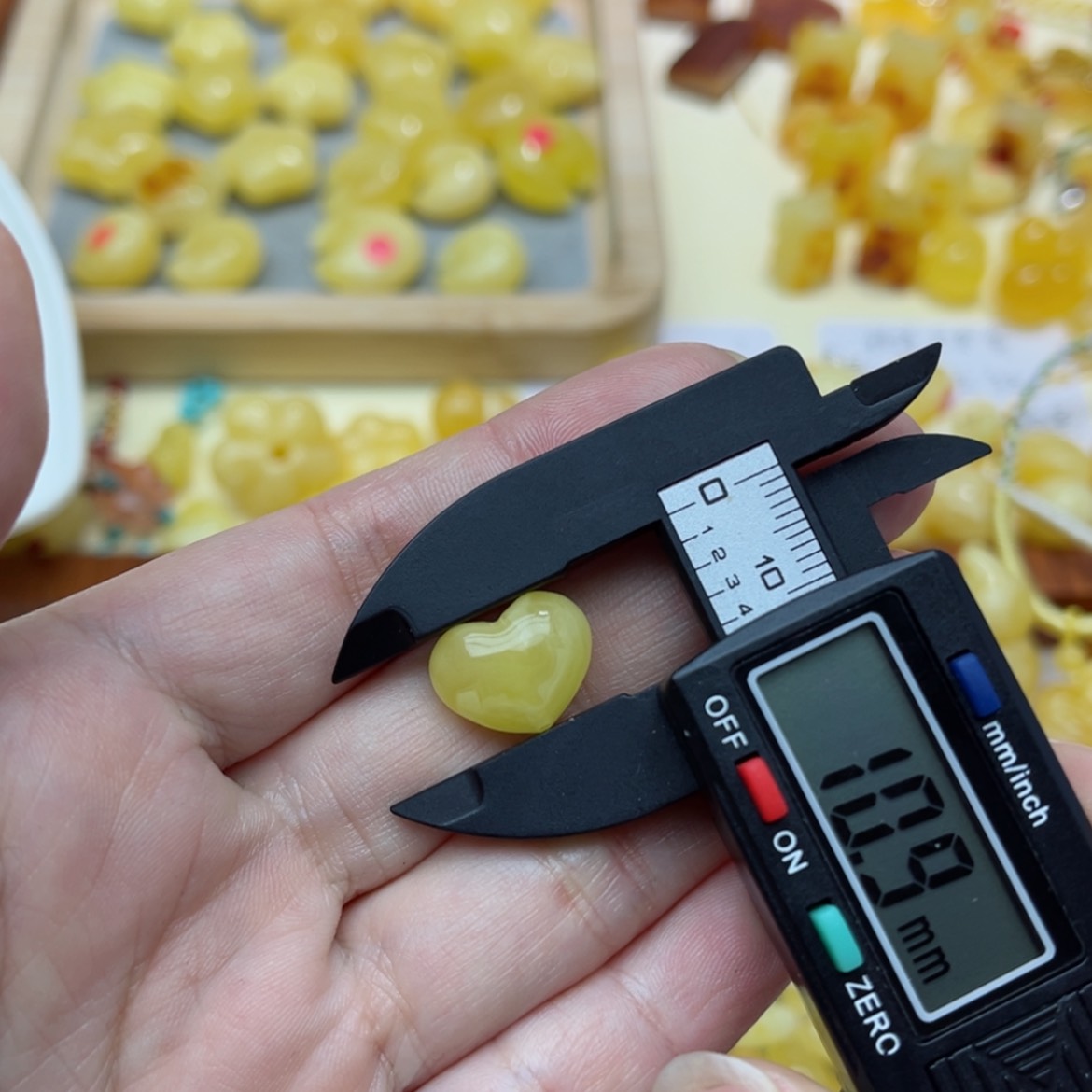 【闪购商品】蜜蜡裸石未镶嵌配饰