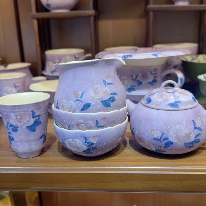 卡***猫四个小杯一个公道一个壶两个如意杯