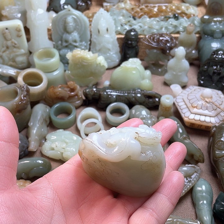 和田玉颈饰未镶嵌用****2