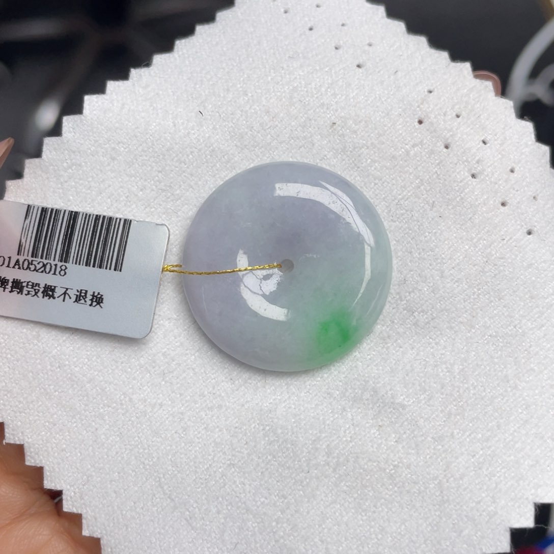 翡翠未镶嵌颈饰平安扣