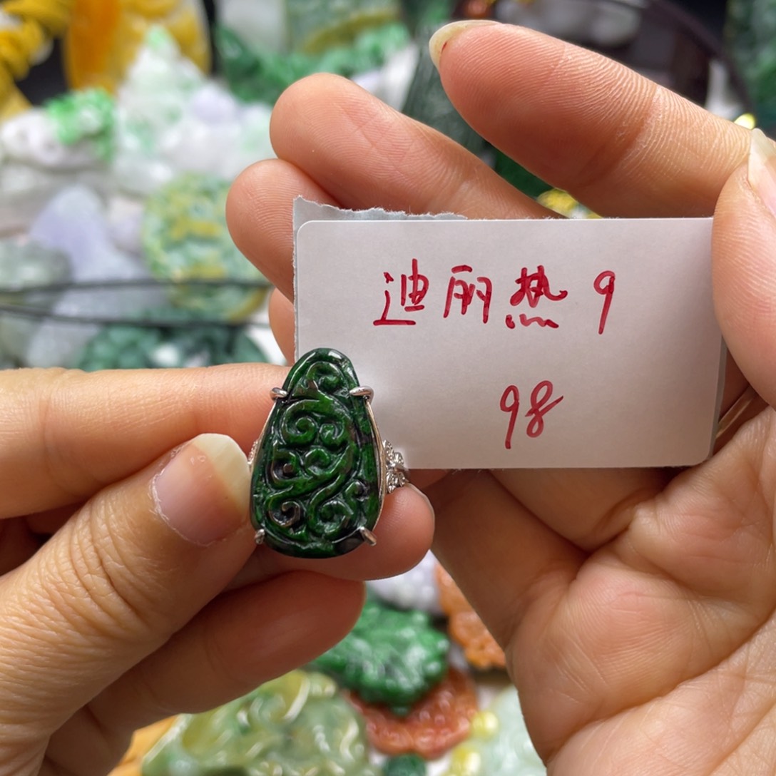 翡翠颈饰未镶嵌迪**9牌子