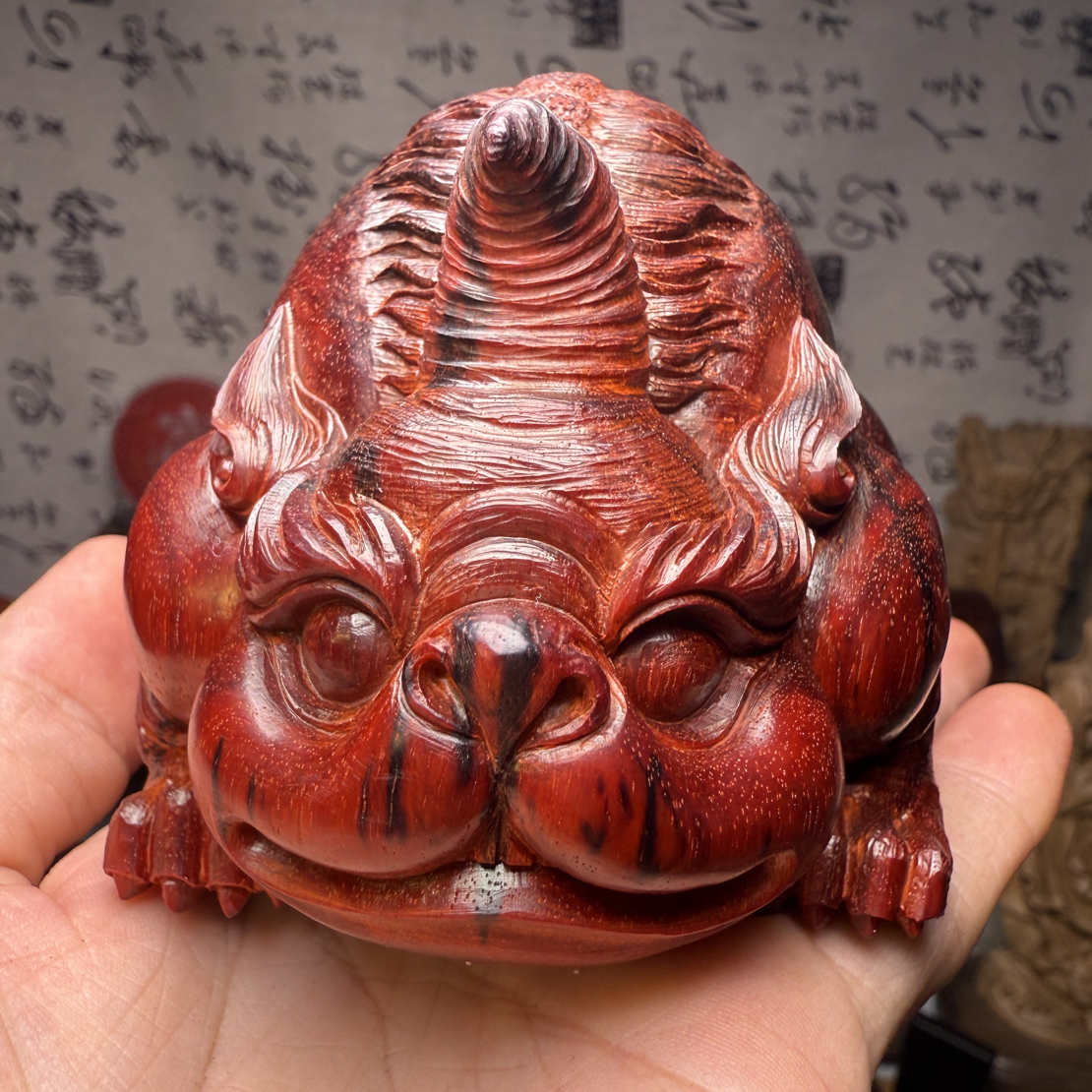 印度小叶紫檀（谛听）拱财兽10×8×7.6，325克