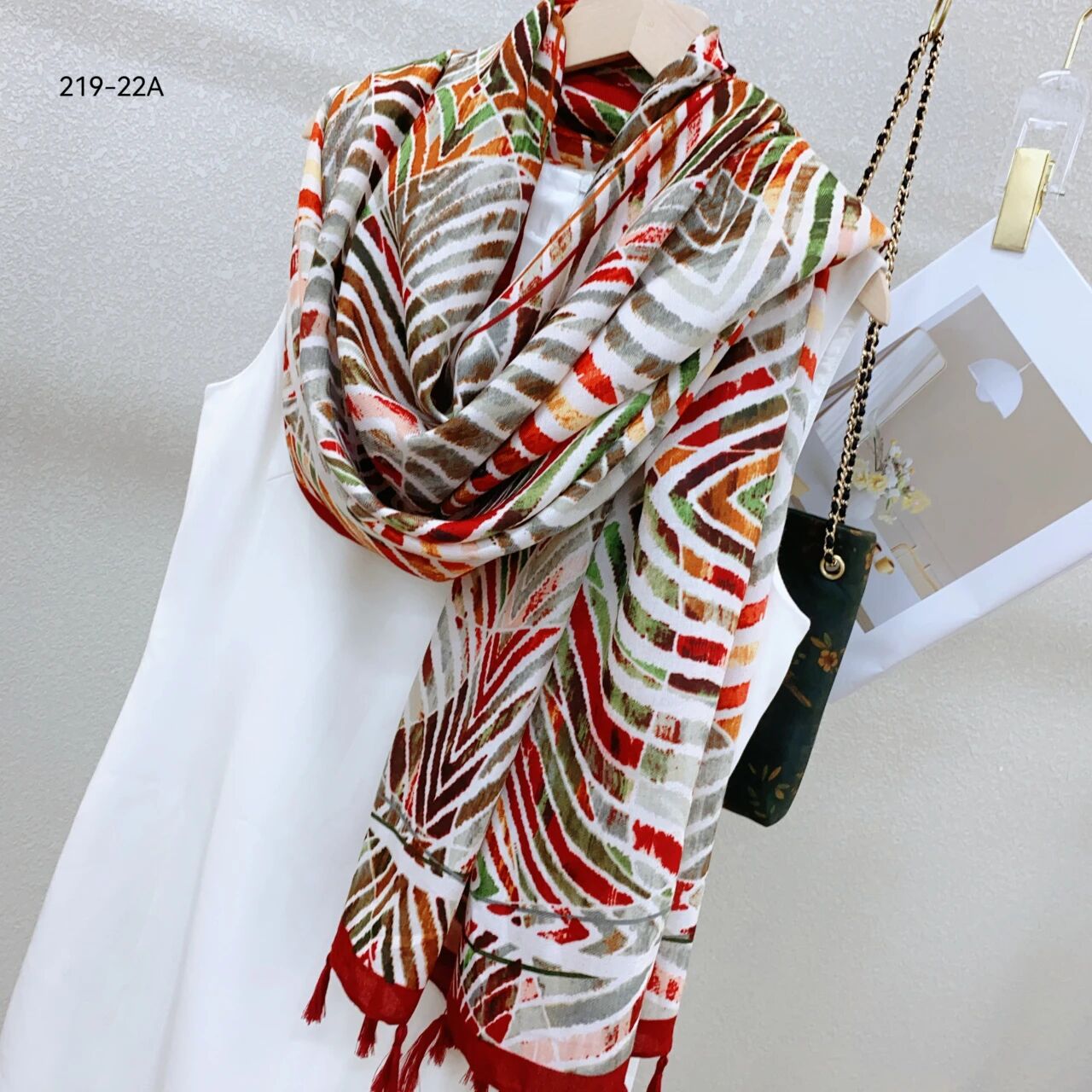 1401 高端丝毛90*180流苏长巾波西米亚民族风彩色波纹