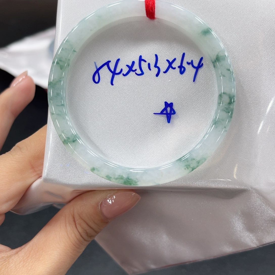 未镶嵌手镯翡翠翡翠