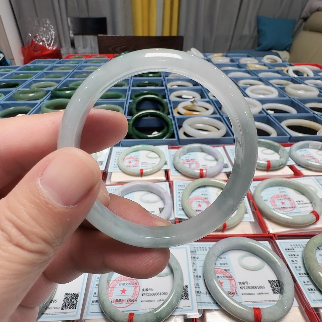 翡翠未镶嵌手镯尾货不退