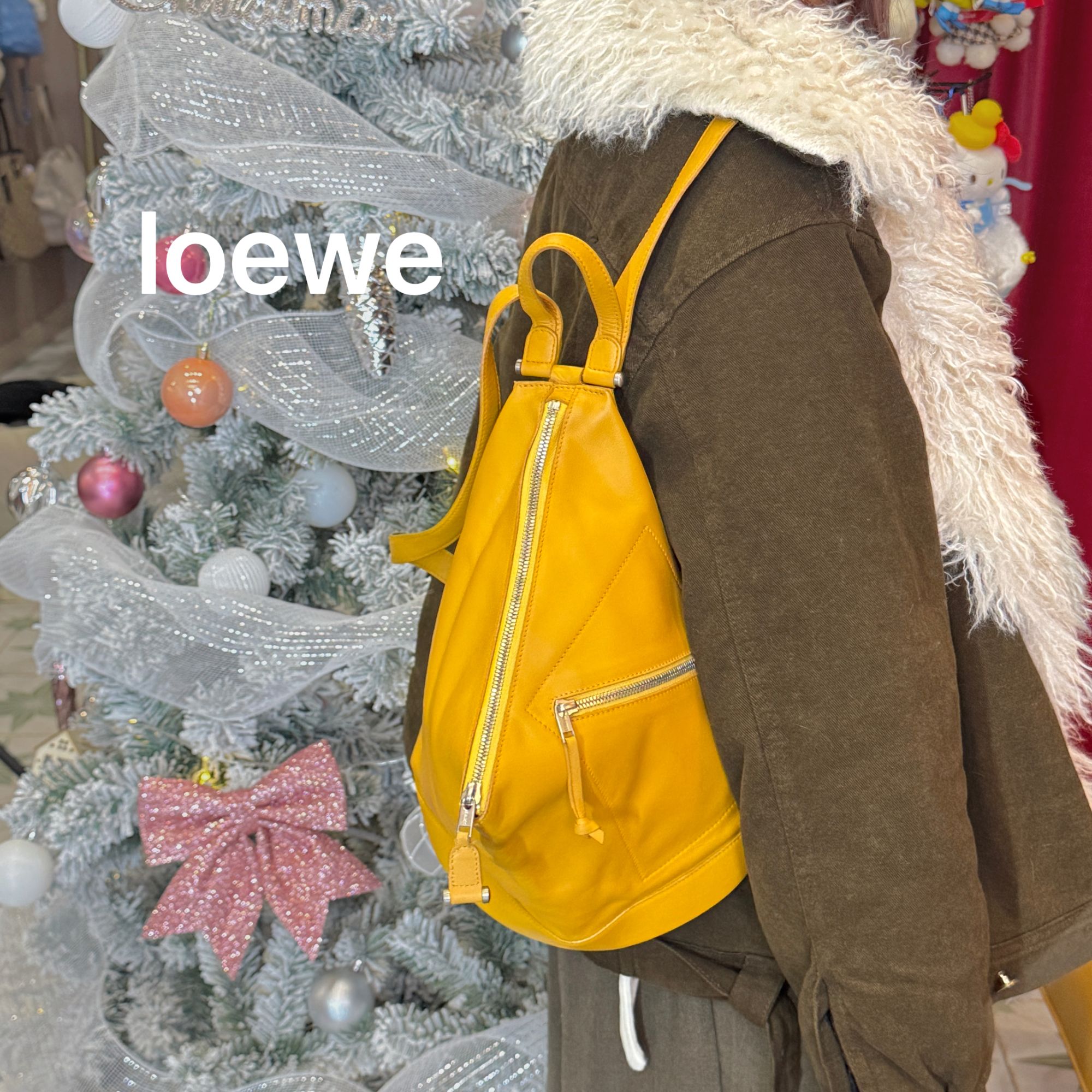 95新 LOEWE/罗意威 L135防潮耐磨包胸拉链双肩包95新/代卖服务