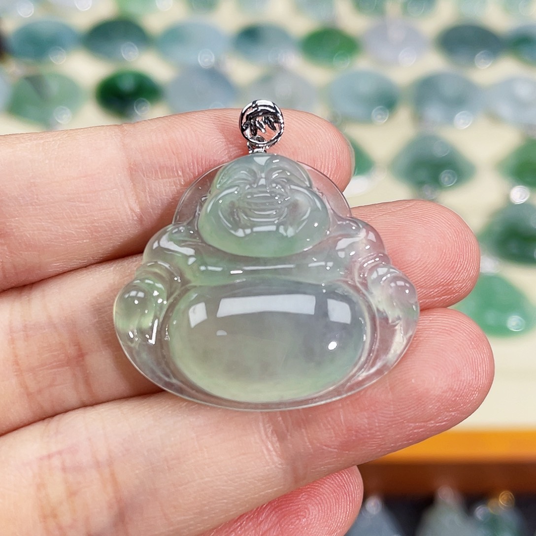 翡翠18K金镶嵌颈饰吊坠