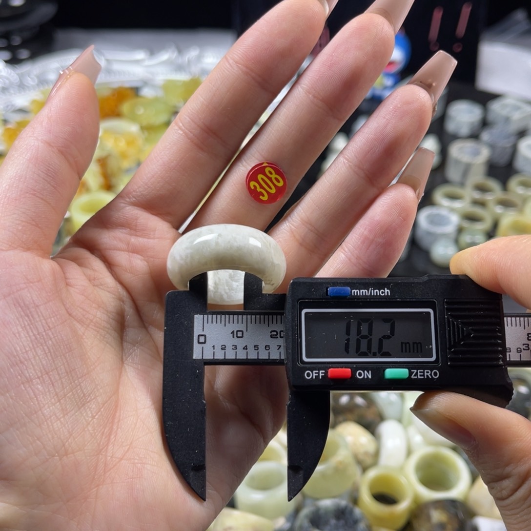 蛇纹石玉未镶嵌戒指