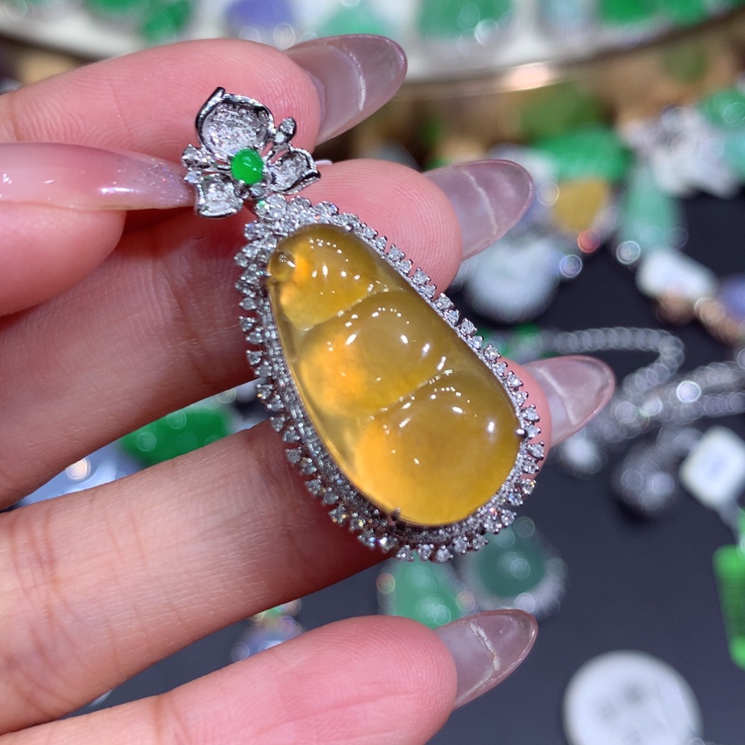 翡翠吊坠(赠链)18K金镶嵌