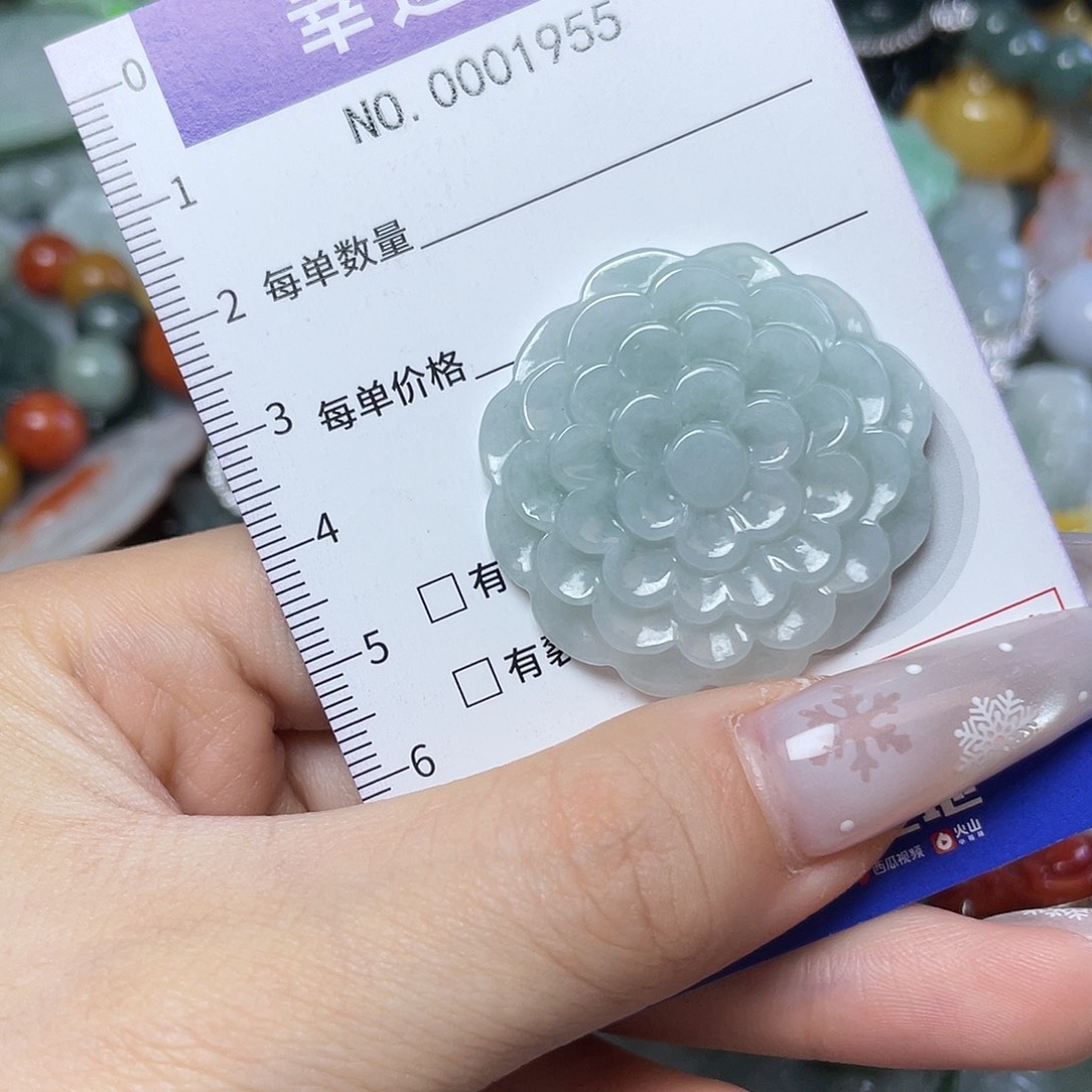 翡翠未镶嵌颈饰hhh