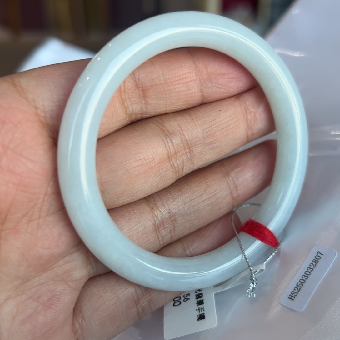 翡翠未镶嵌手镯白月光