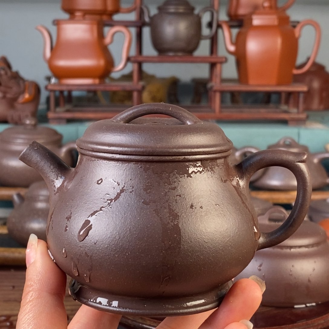 紫砂松金。紫泥 210