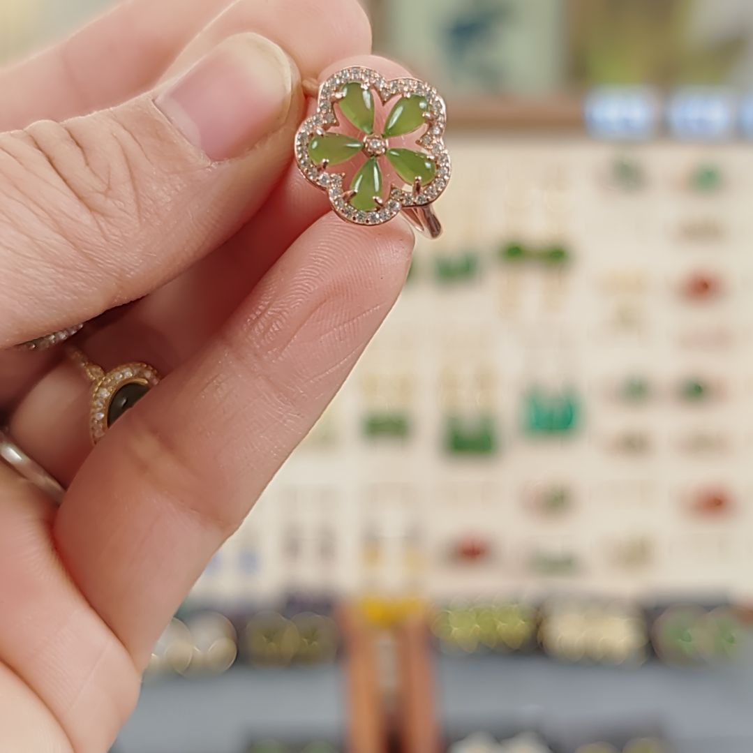 和田玉戒指银S925镀金镶嵌