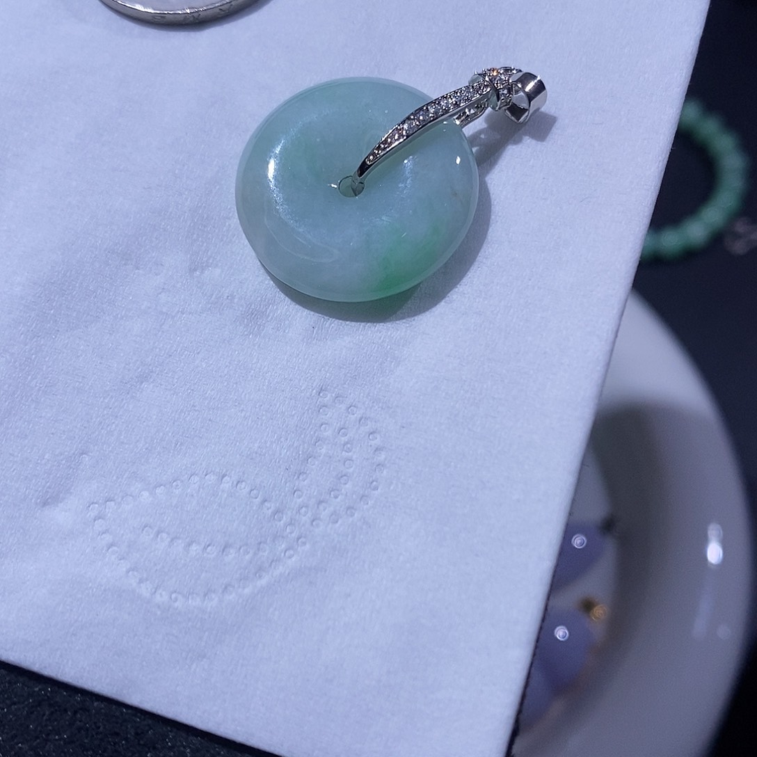 翡翠吊坠(不含链)未镶嵌