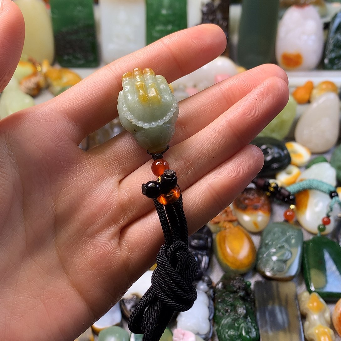 颈饰未镶嵌和田玉