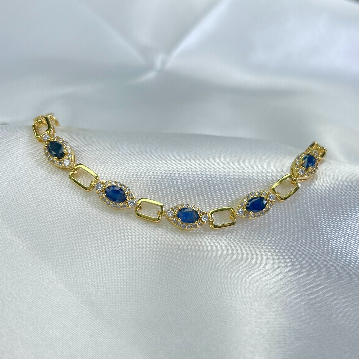 【符老板】c961-蓝宝石轻奢设计款环环相扣手链-赠礼盒