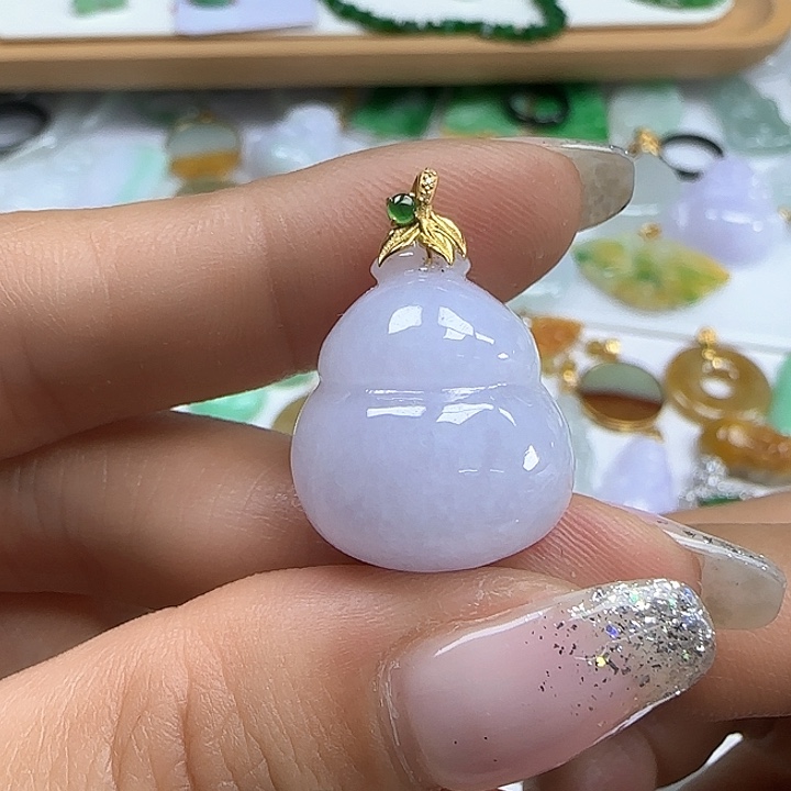 翡翠颈饰未镶嵌胖葫芦