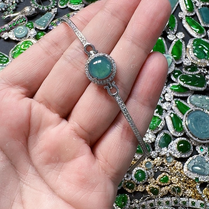 翡翠颈饰未镶嵌天然A货翡翠放漏