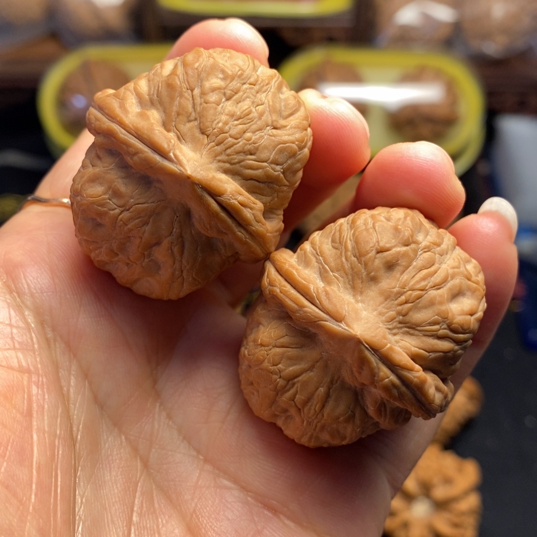 桃核把件战马狮子头