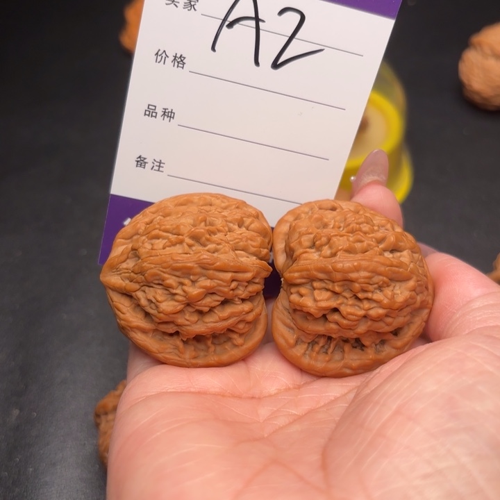 辉***罗把件桃核42虎头王