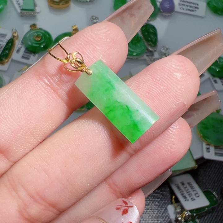 翡翠挂件18K金镶嵌翡翠