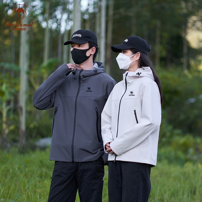 西域骆驼石墨烯软壳衣美式休闲防风防泼水情侣外套旅行户外登山服