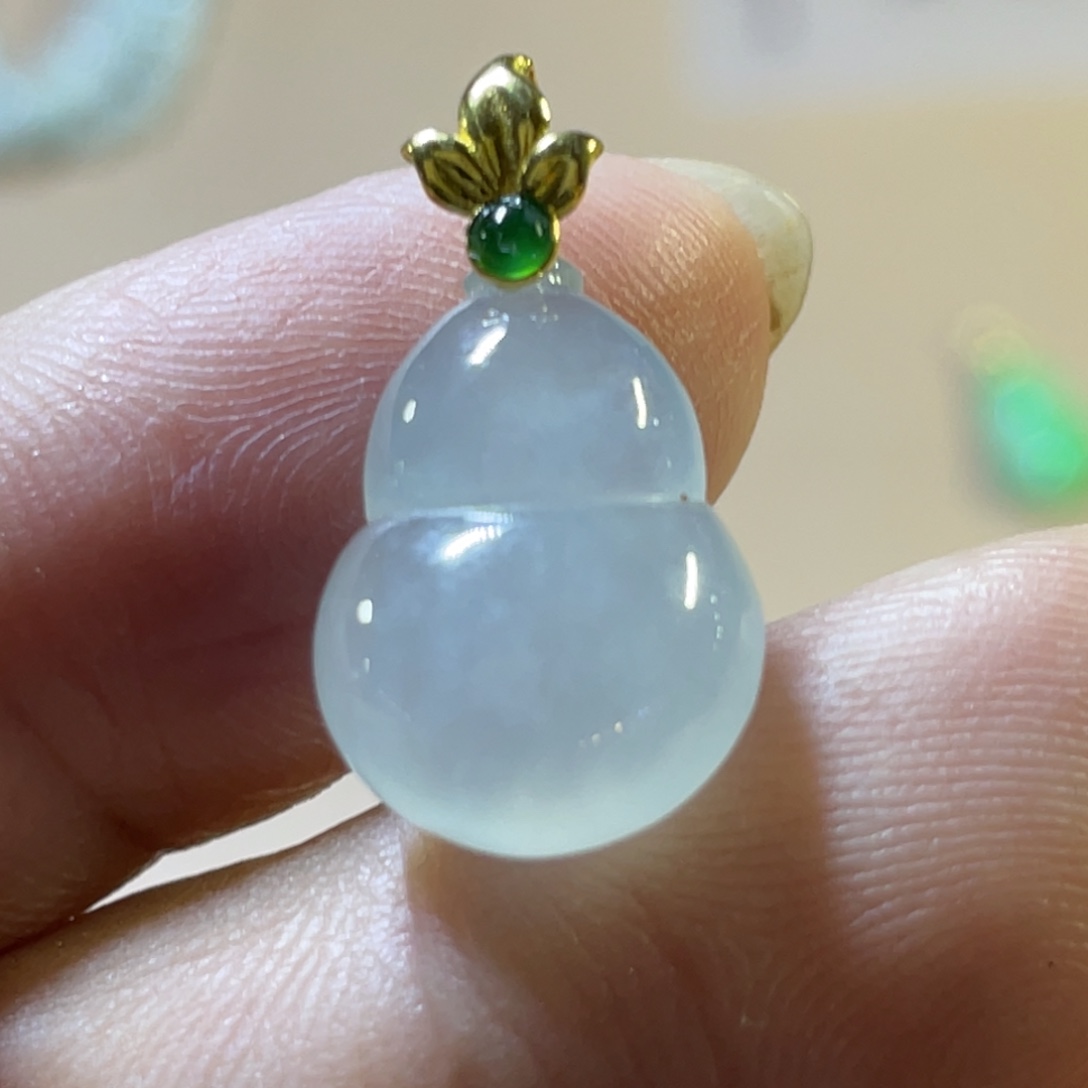 翡翠颈饰18K金镶嵌翡翠