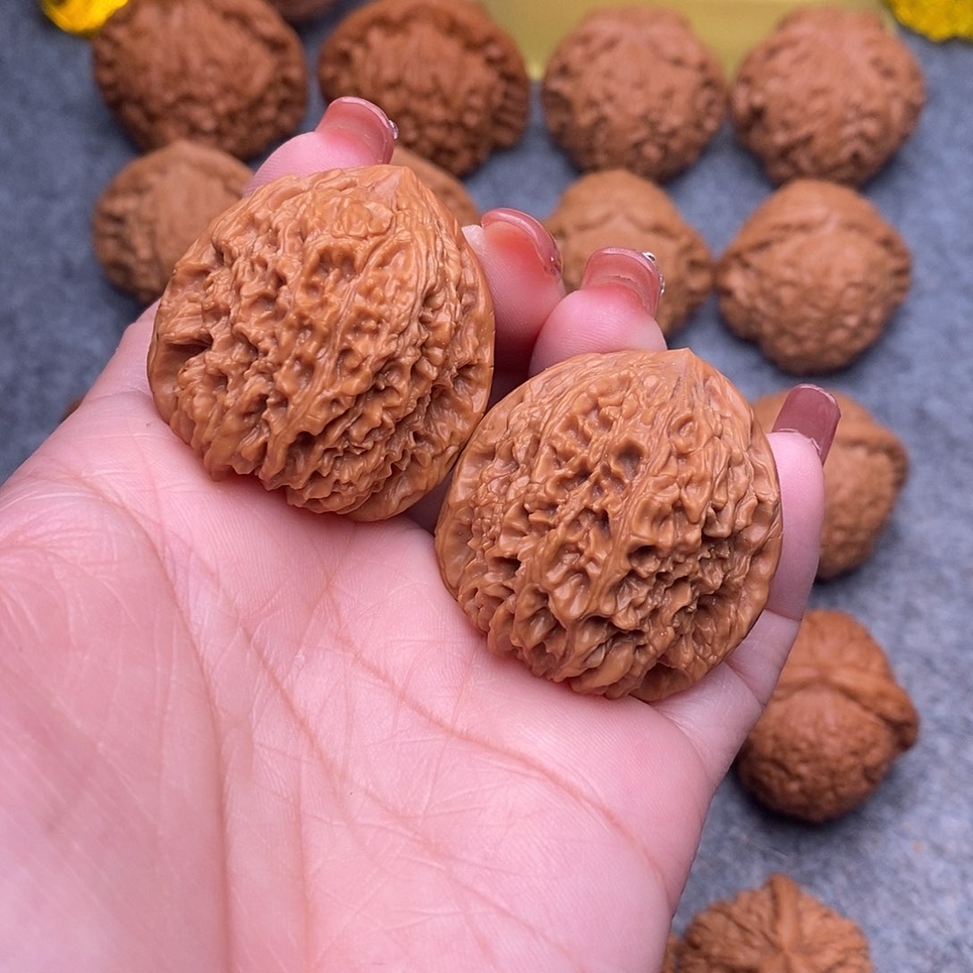 文玩核桃把件精品南疆石36重36克